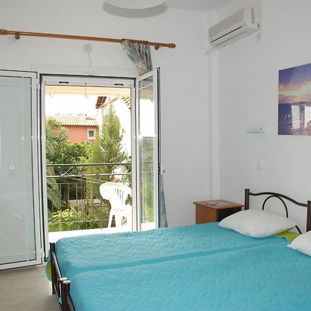 Apollo Hotel Kavos Bagian luar foto