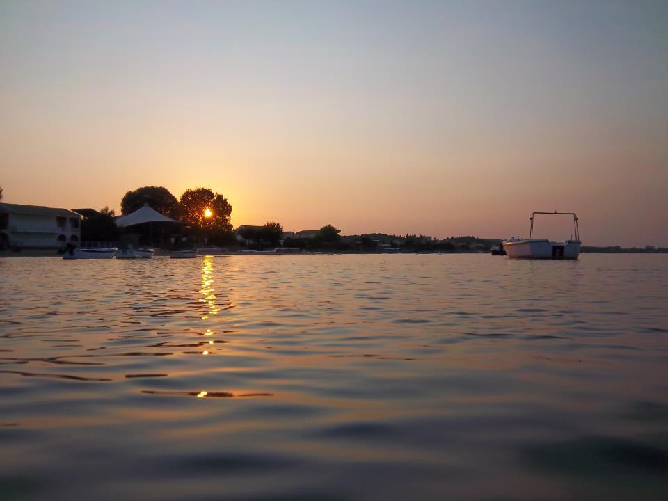 Apollo Hotel Kavos Bagian luar foto