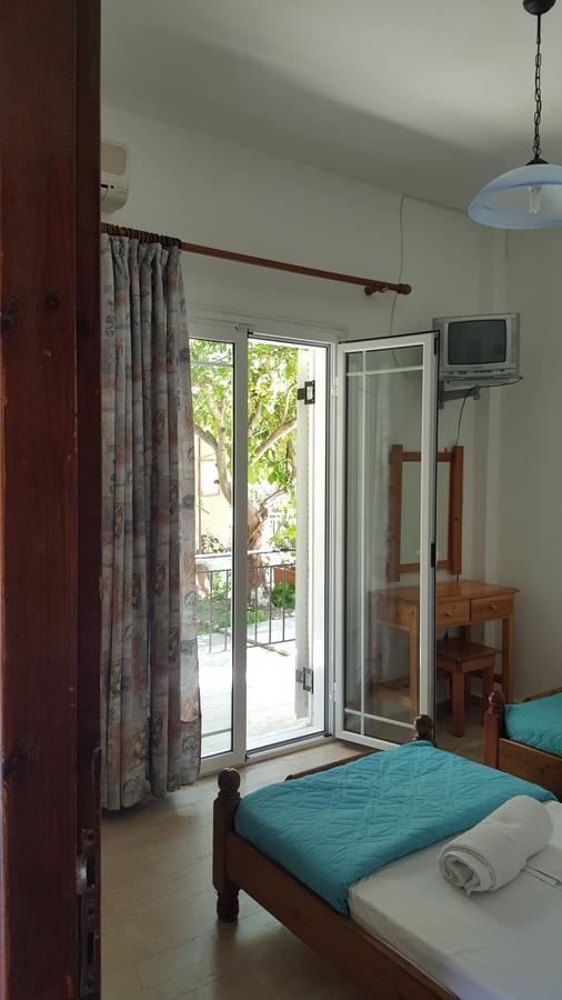 Apollo Hotel Kavos Bagian luar foto