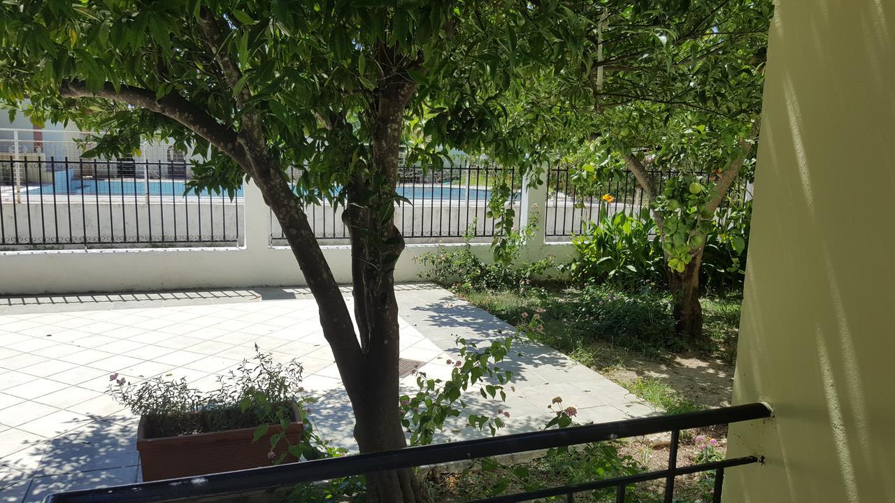 Apollo Hotel Kavos Bagian luar foto