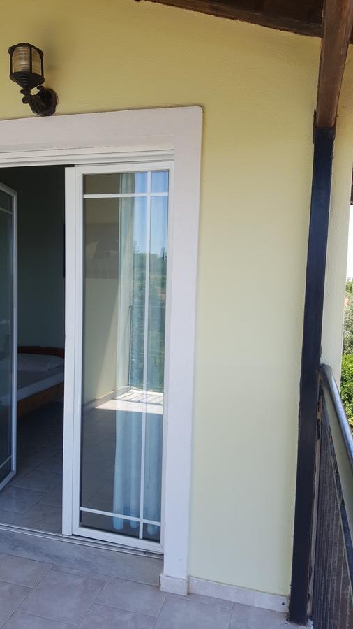Apollo Hotel Kavos Bagian luar foto