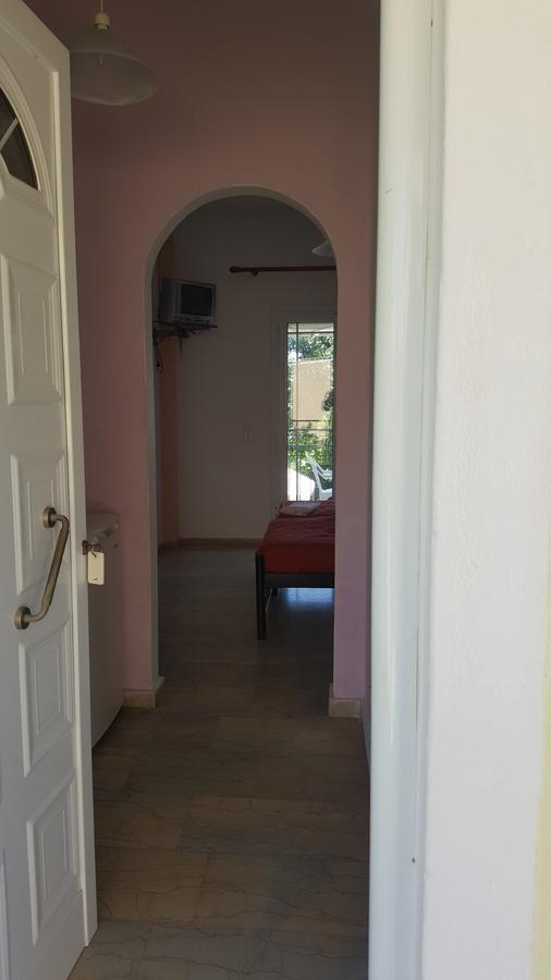 Apollo Hotel Kavos Bagian luar foto