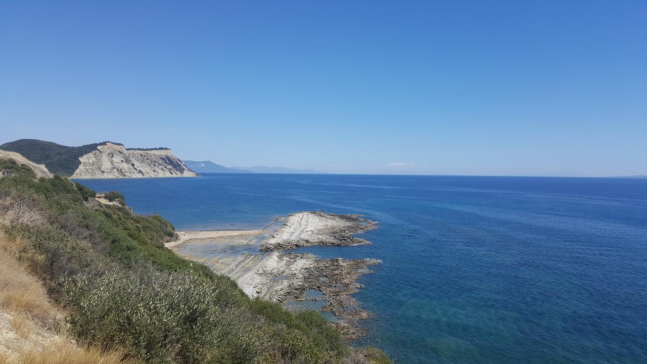 Apollo Hotel Kavos Bagian luar foto
