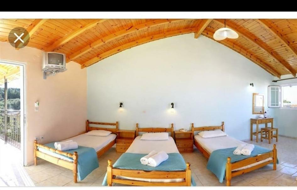 Apollo Hotel Kavos Bagian luar foto